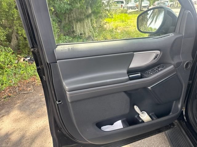 Used 2025 Ford Expedition Active RWD image 16