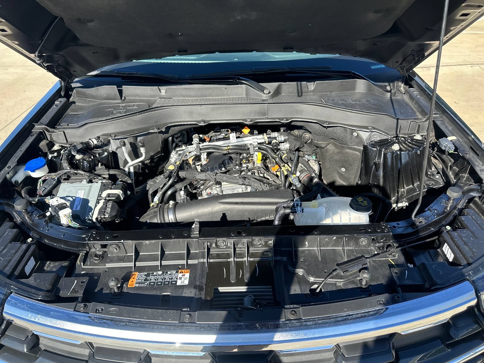 Used 2025 Ford Explorer Active AWD/4WD image 27