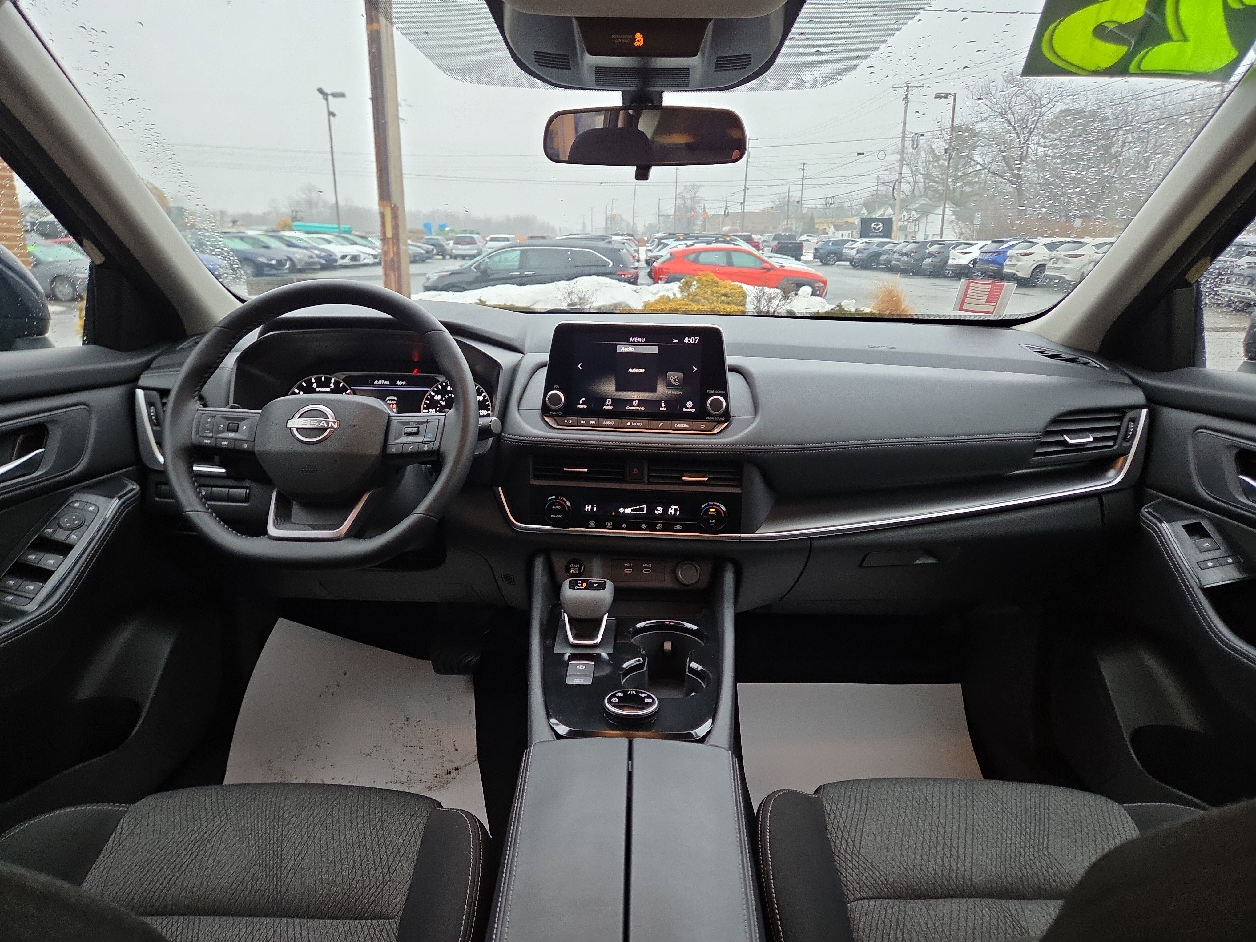 Used 2025 Nissan Rogue SV image 14