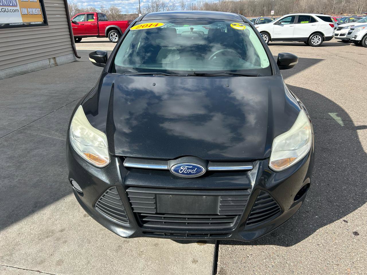 Used 2014 Ford Focus SE w/ SE Winter Package image 2
