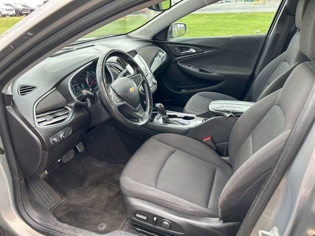 Used 2017 Chevrolet Malibu LT image 11