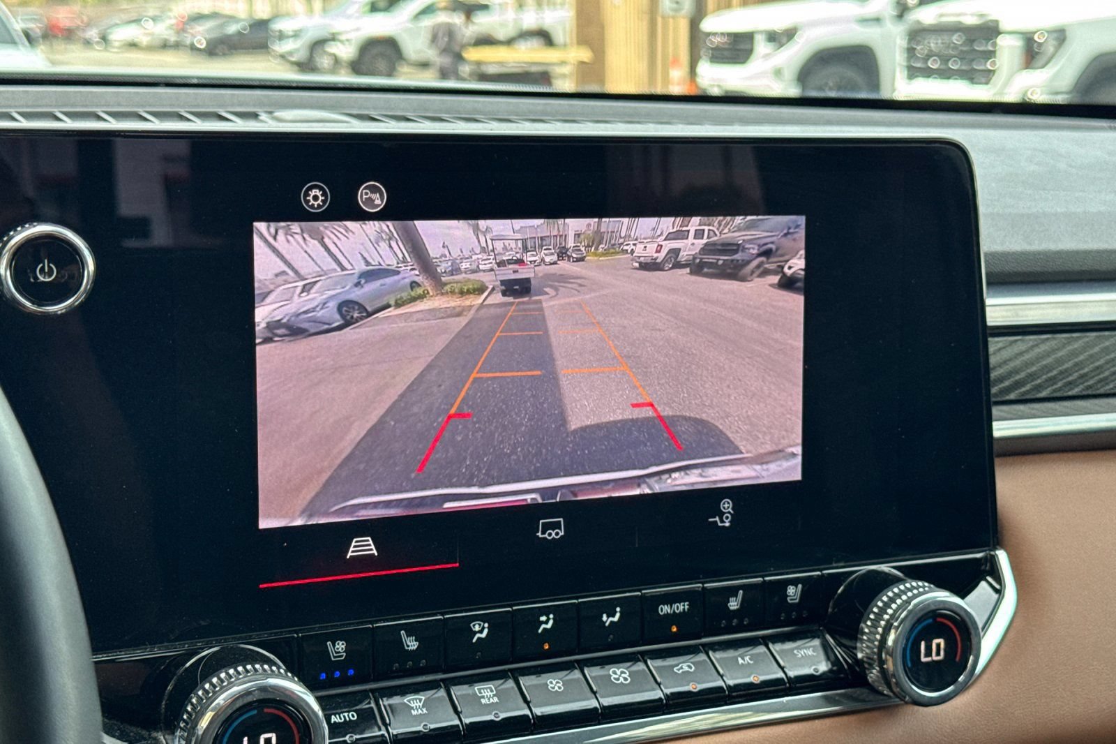 Certified 2023 GMC Canyon AT4 w/ AT4 Premium Package AWD/4WD image 19