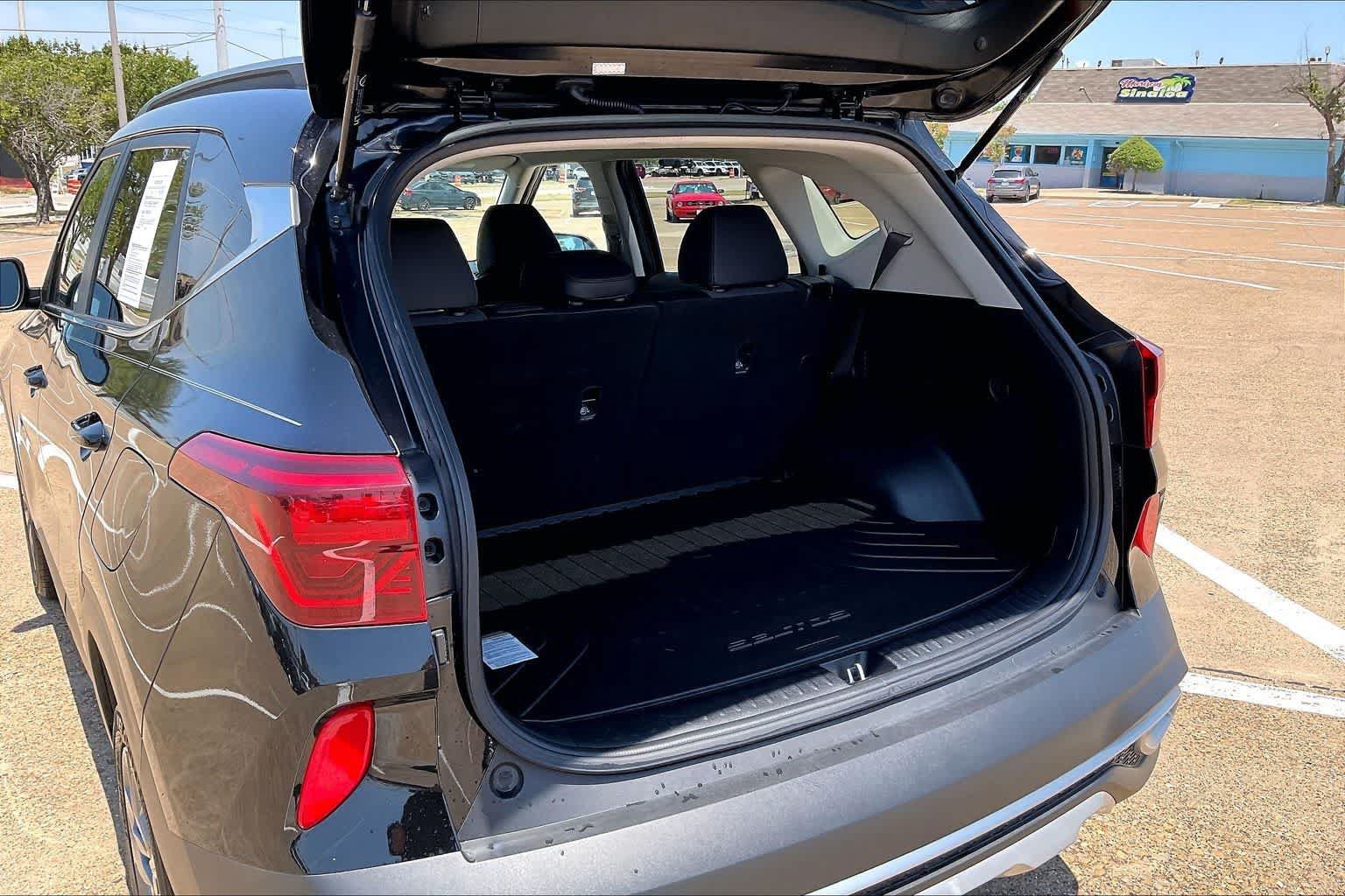 Used 2021 Kia Seltos S FWD image 17