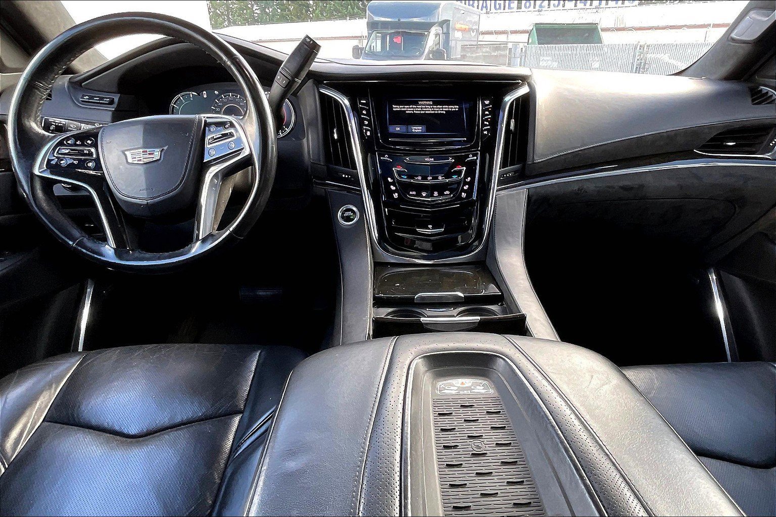 Used 2017 Cadillac Escalade Platinum image 14