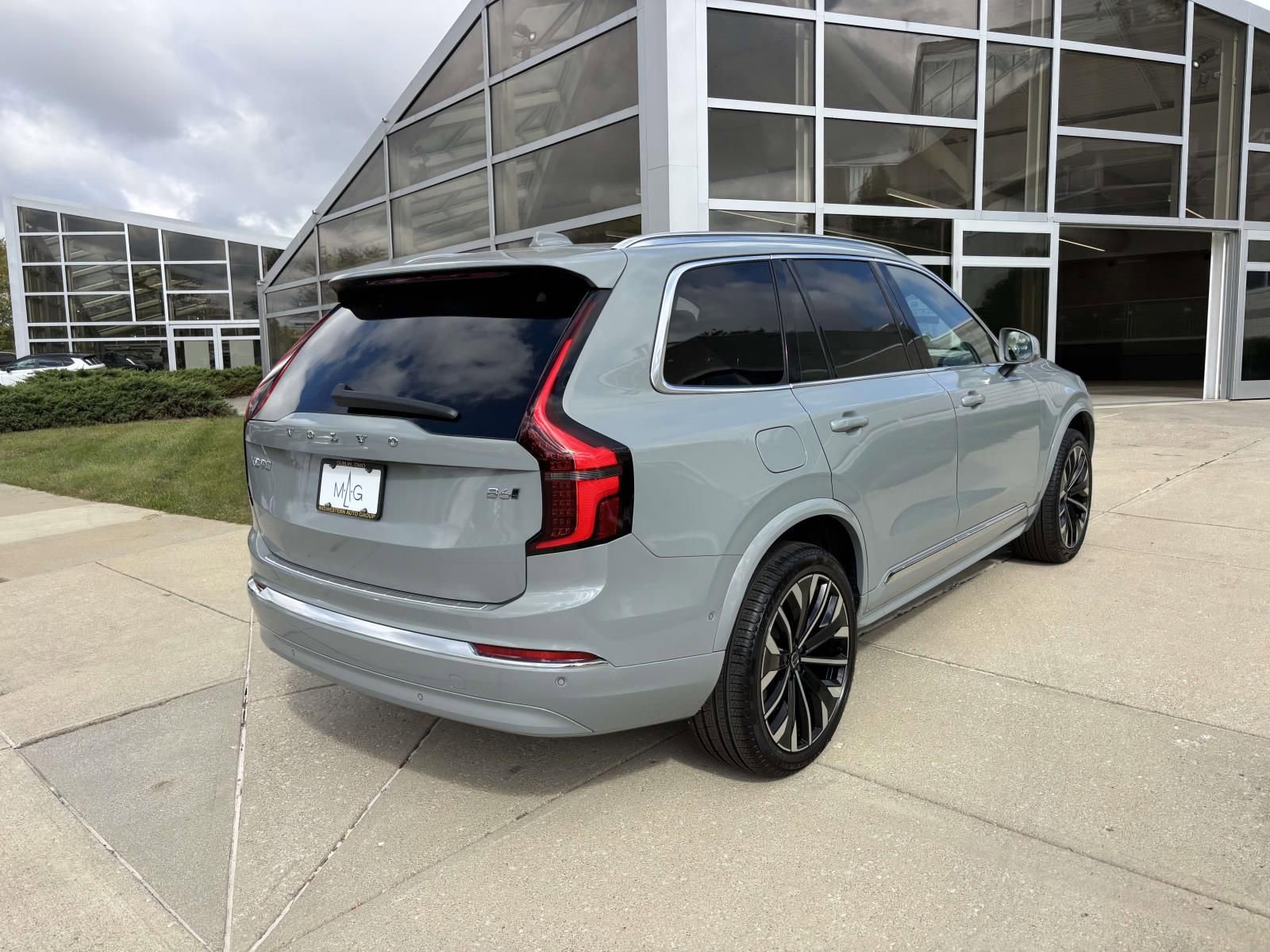 Used 2026 Volvo XC90 B6 Plus w/ Protection Package Premier AWD/4WD image 7