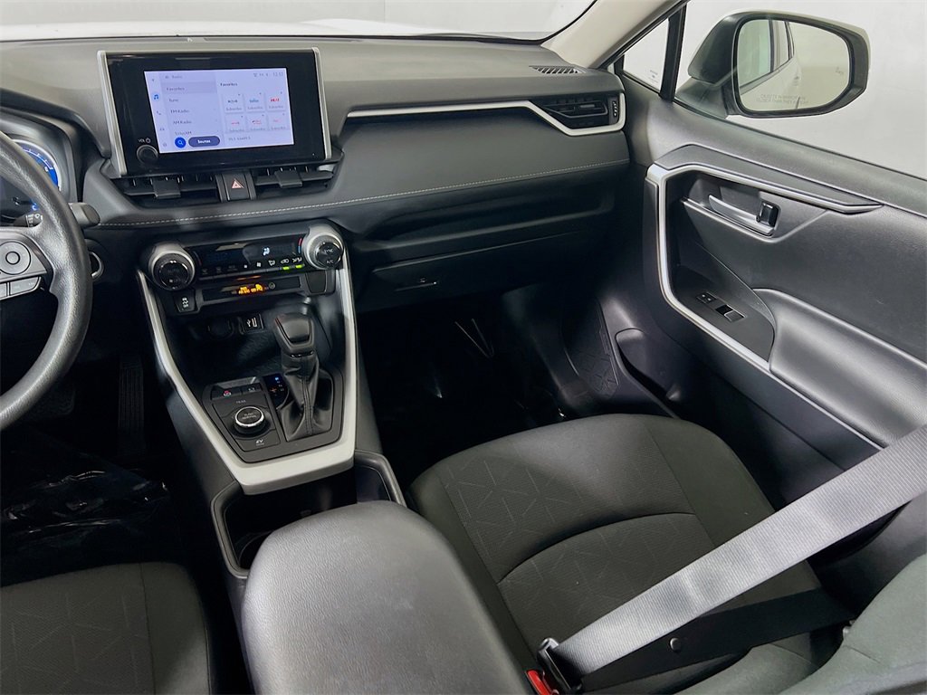 Certified 2025 Toyota RAV4 XLE image 21