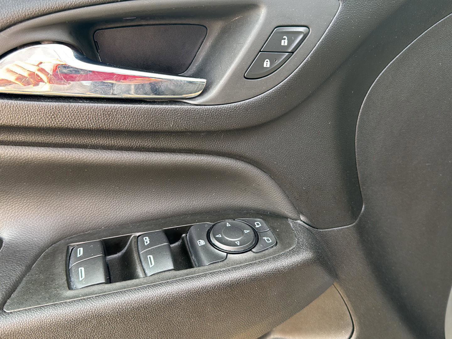 Used 2024 Chevrolet Equinox LT image 12