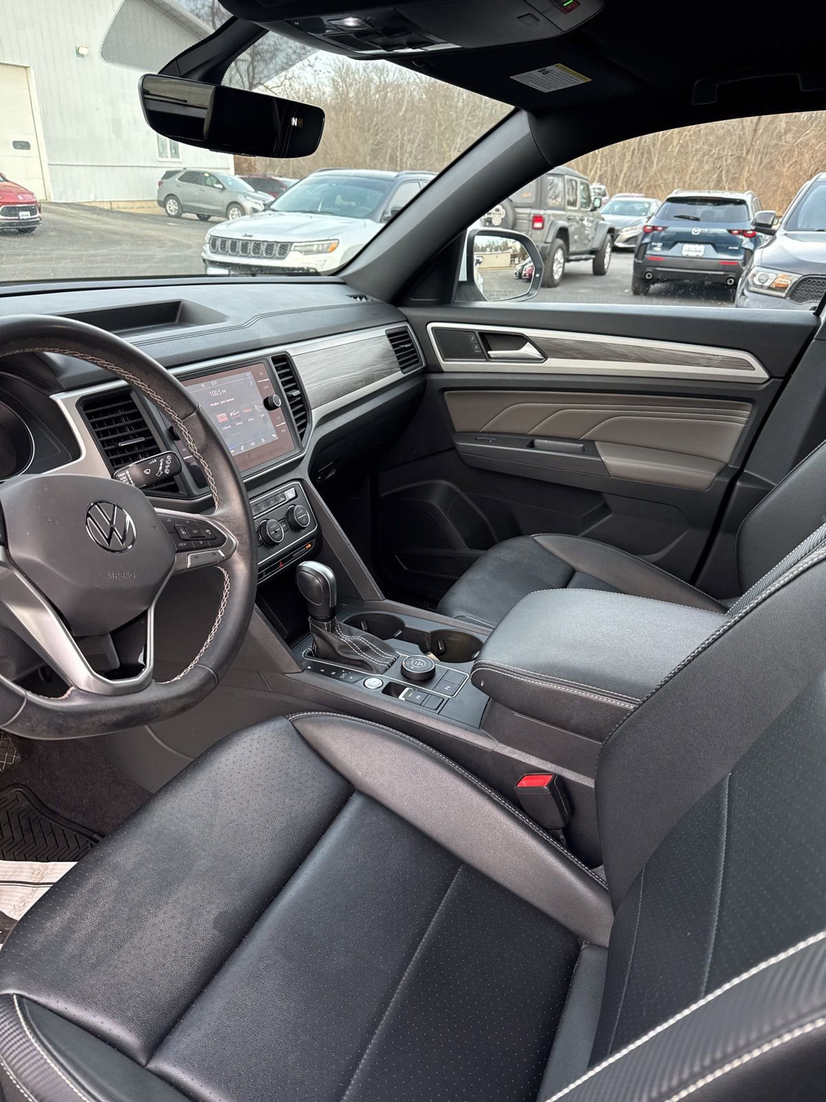 Used 2021 Volkswagen Atlas Cross Sport SE image 24