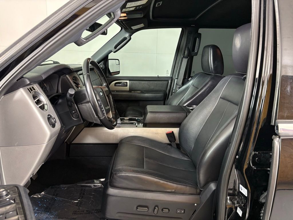 Used 2016 Ford Expedition Limited RWD image 16