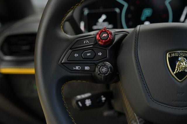 Used 2024 Lamborghini Revuelto AWD/4WD image 46