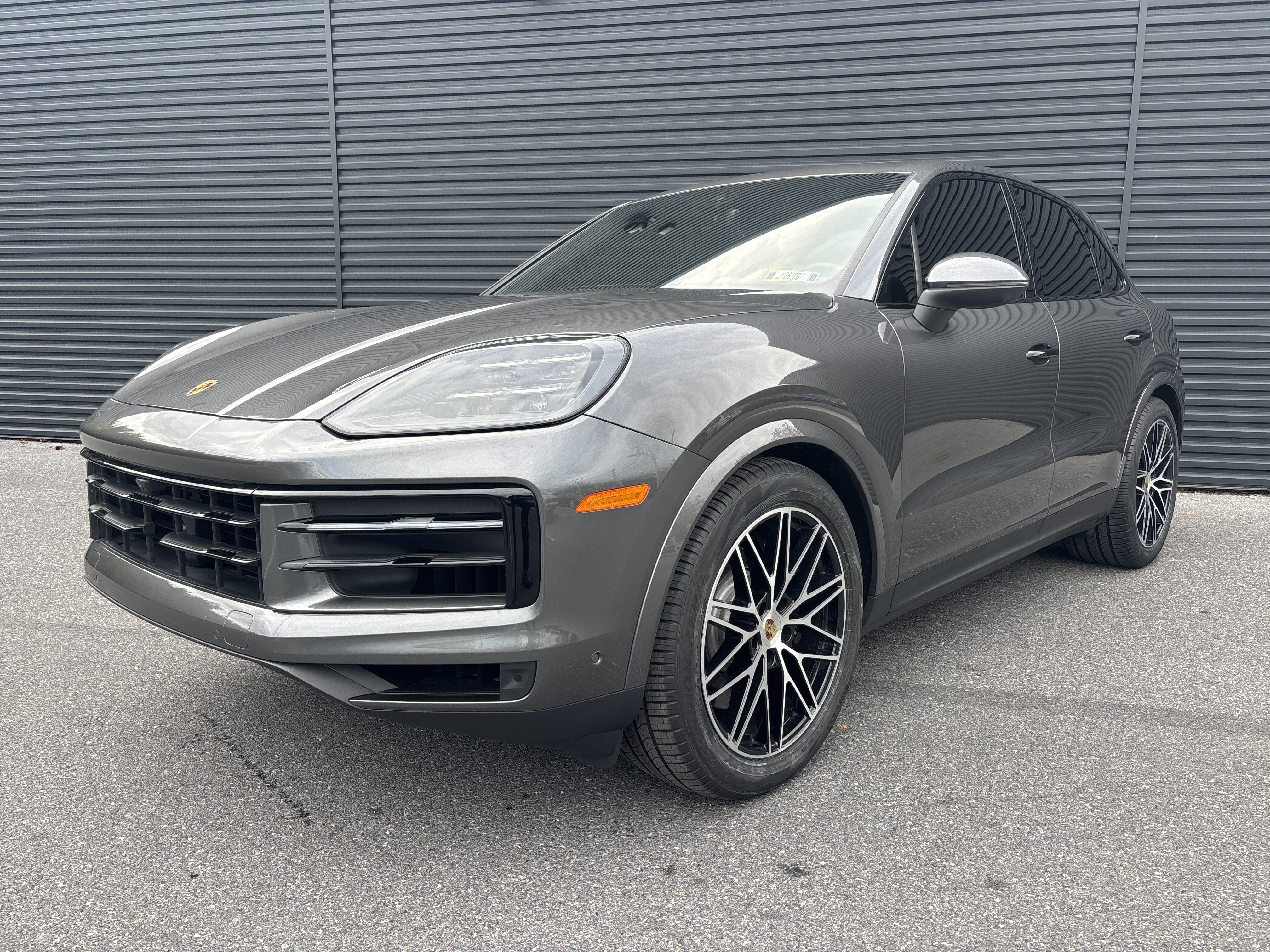 Certified 2024 Porsche Cayenne S image 1