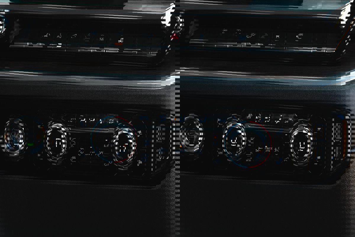 Used 2024 GMC Sierra 1500 SLT image 31