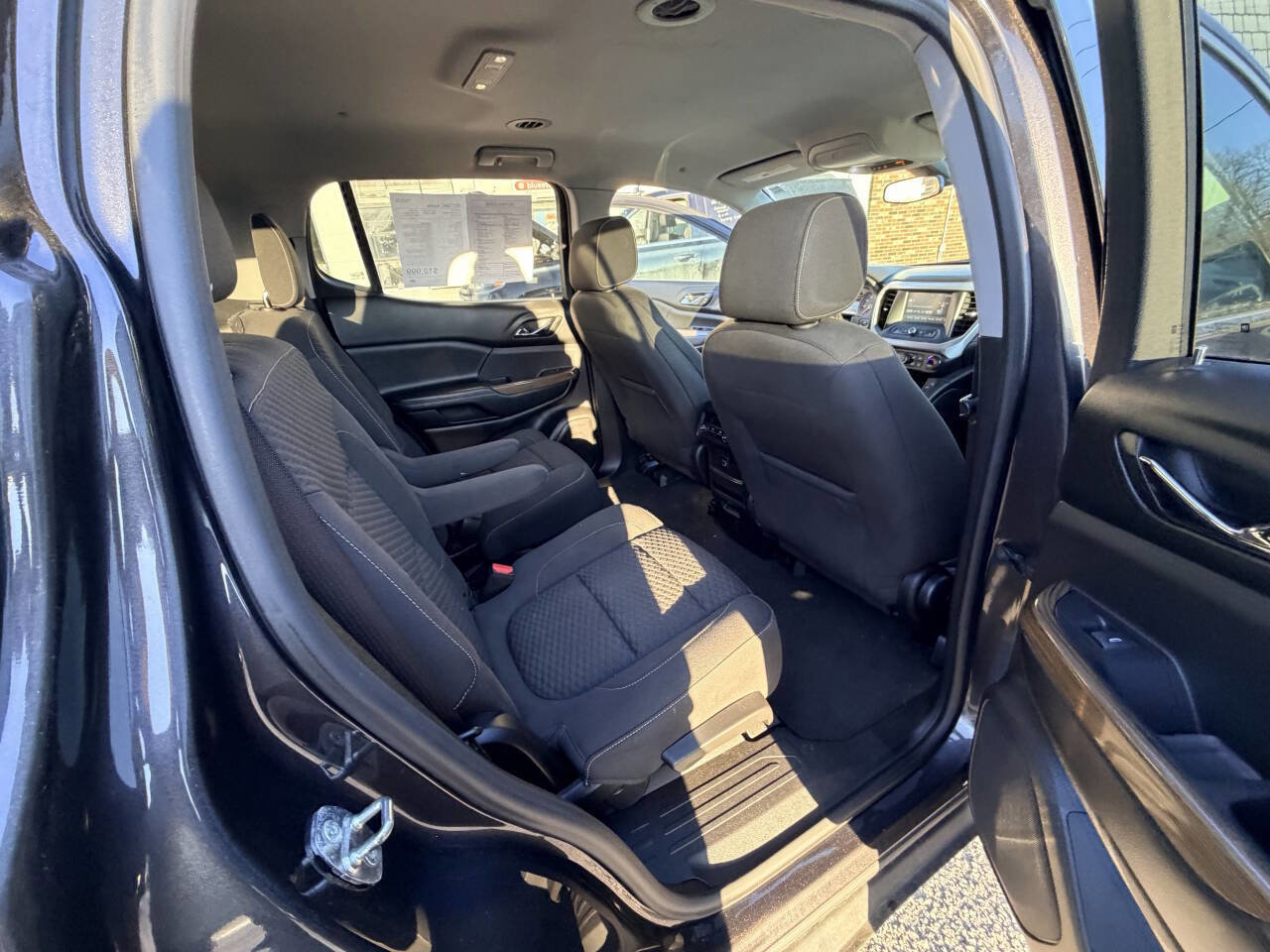 Used 2017 GMC Acadia SLE FWD image 19