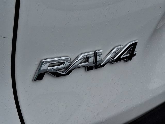 Used 2024 Toyota RAV4 XLE FWD image 9