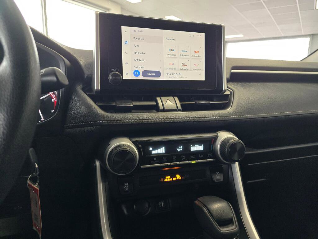 Used 2025 Toyota RAV4 LE image 28