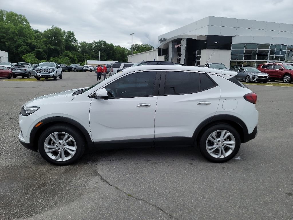 Used 2020 Buick Encore GX Preferred w/ Cold Weather Comfort Package FWD image 4