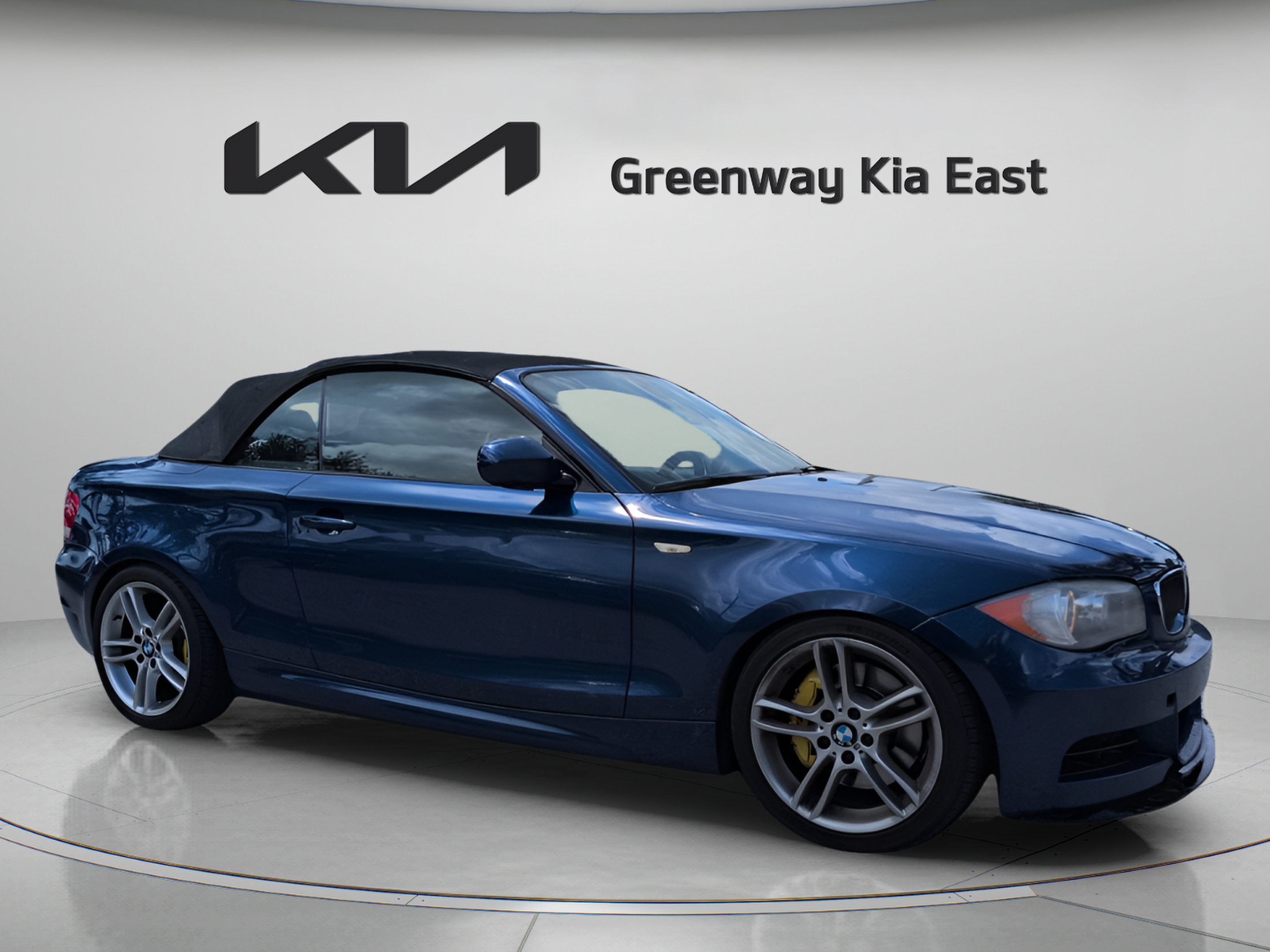 Used 2011 BMW 135i Convertible w/ Premium Pkg RWD image 3