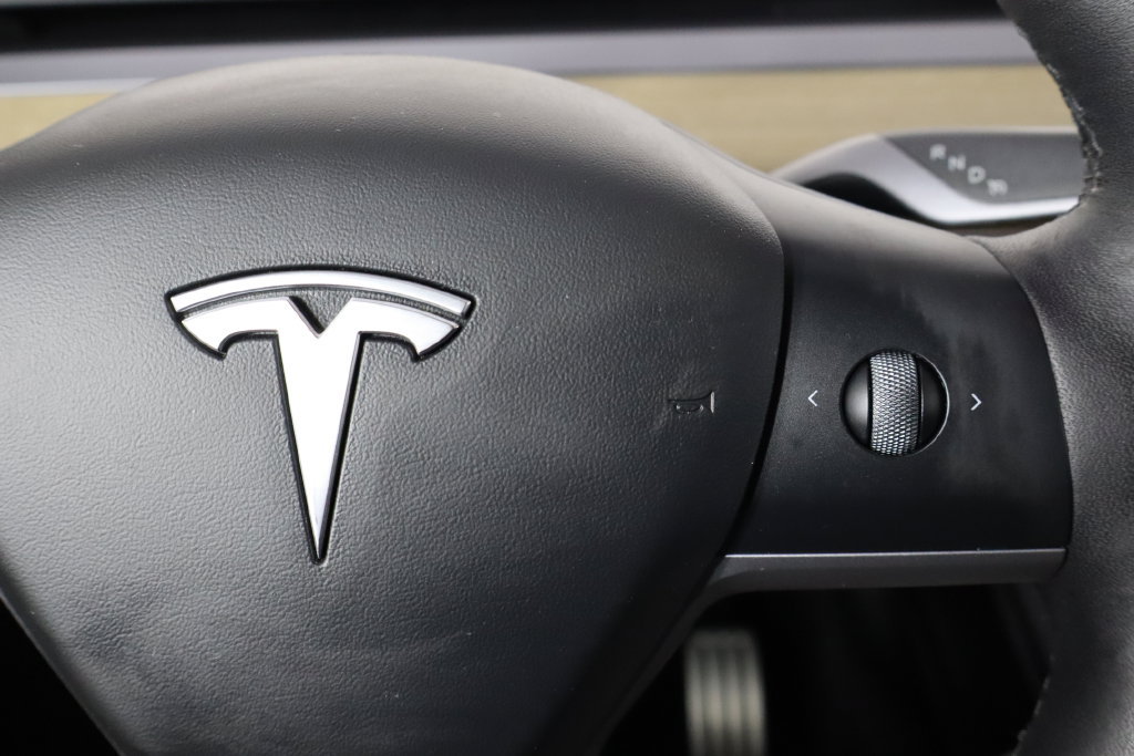 Used 2022 Tesla Model Y Performance AWD/4WD image 10