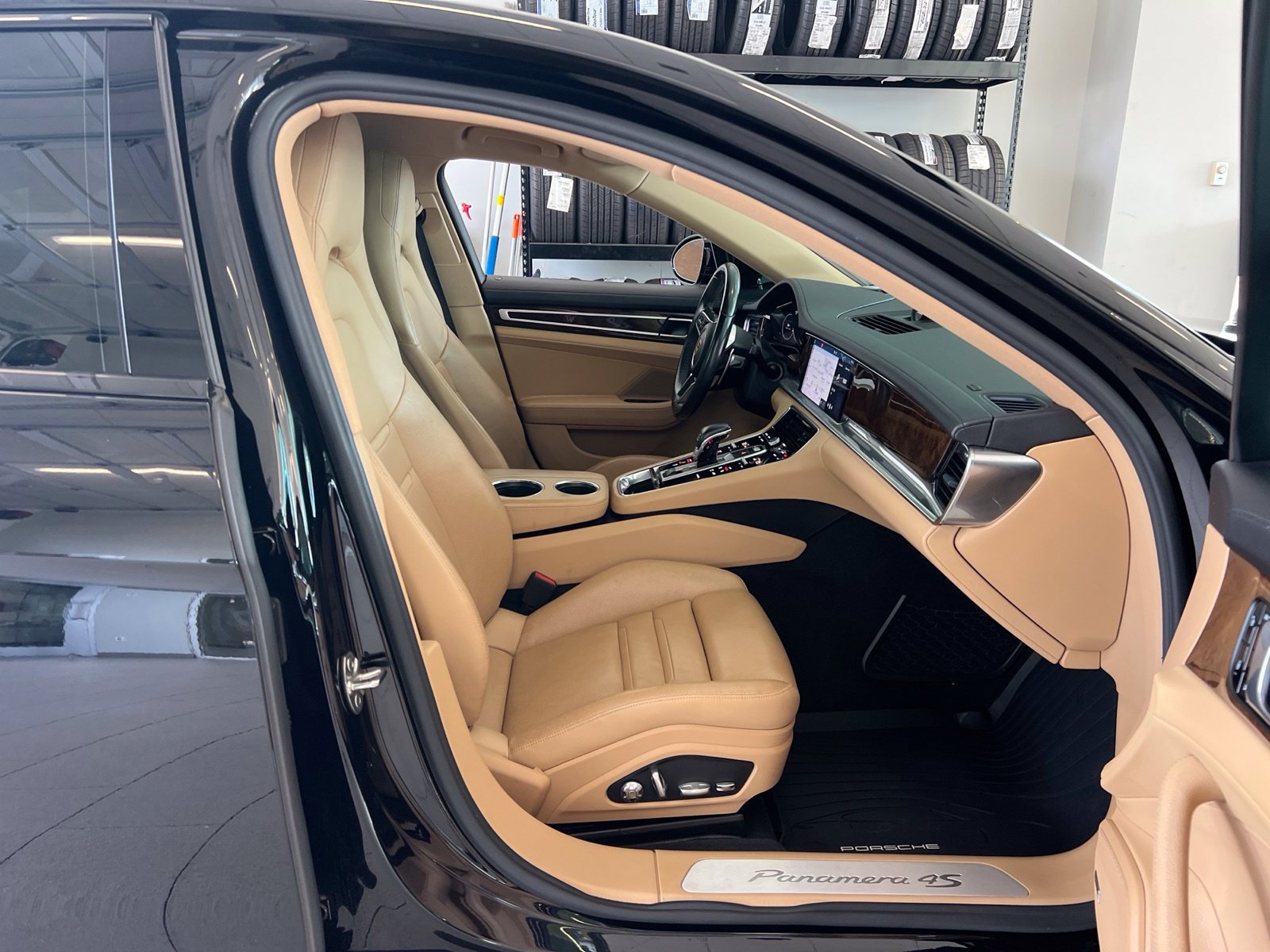 Used 2018 Porsche Panamera 4S AWD/4WD image 41