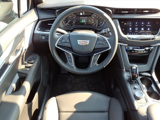 New 2025 Cadillac XT5 Premium Luxury w/ LPO, Floor Liner Package image 17