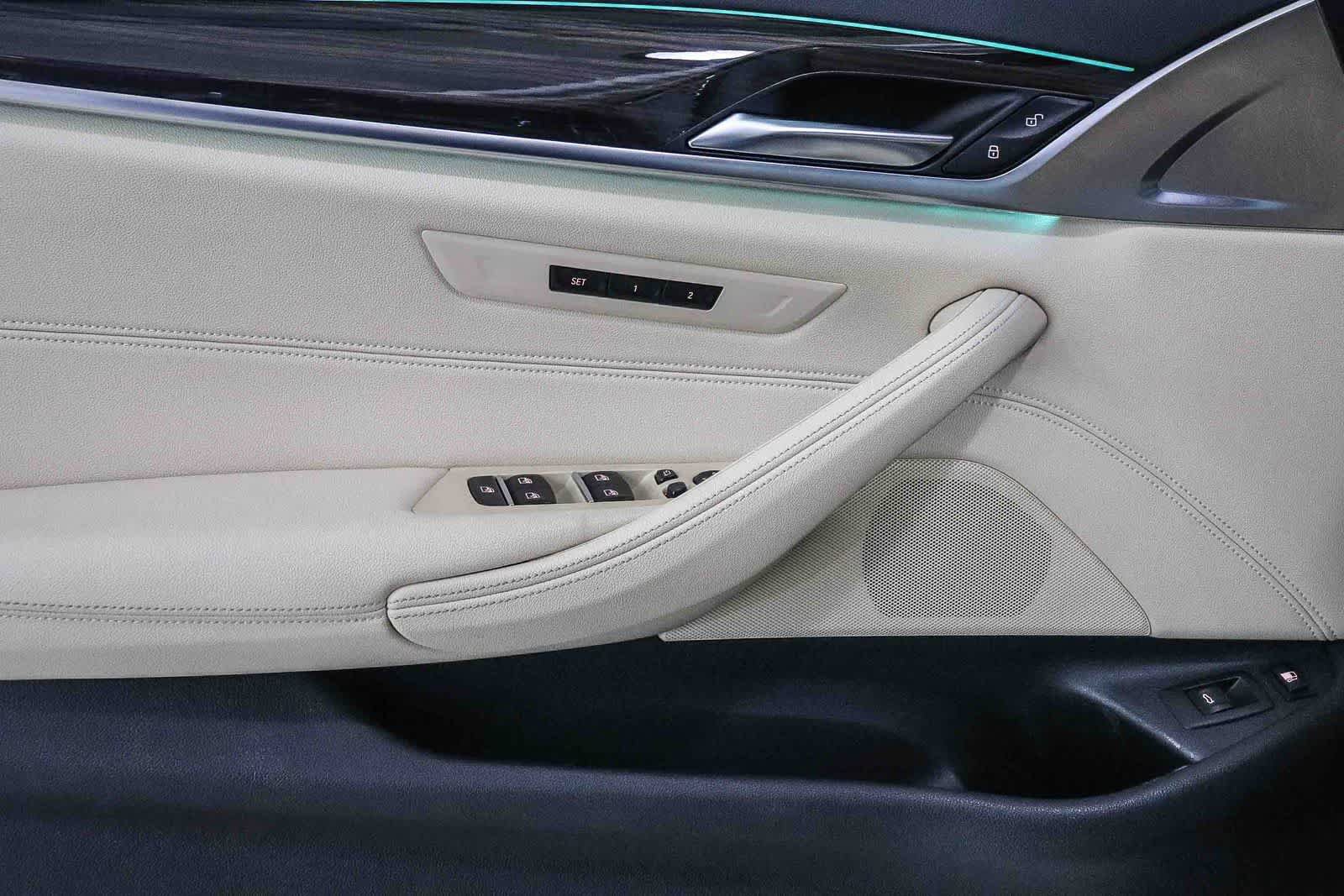 Used 2019 BMW 530e w/ Convenience Package RWD image 22