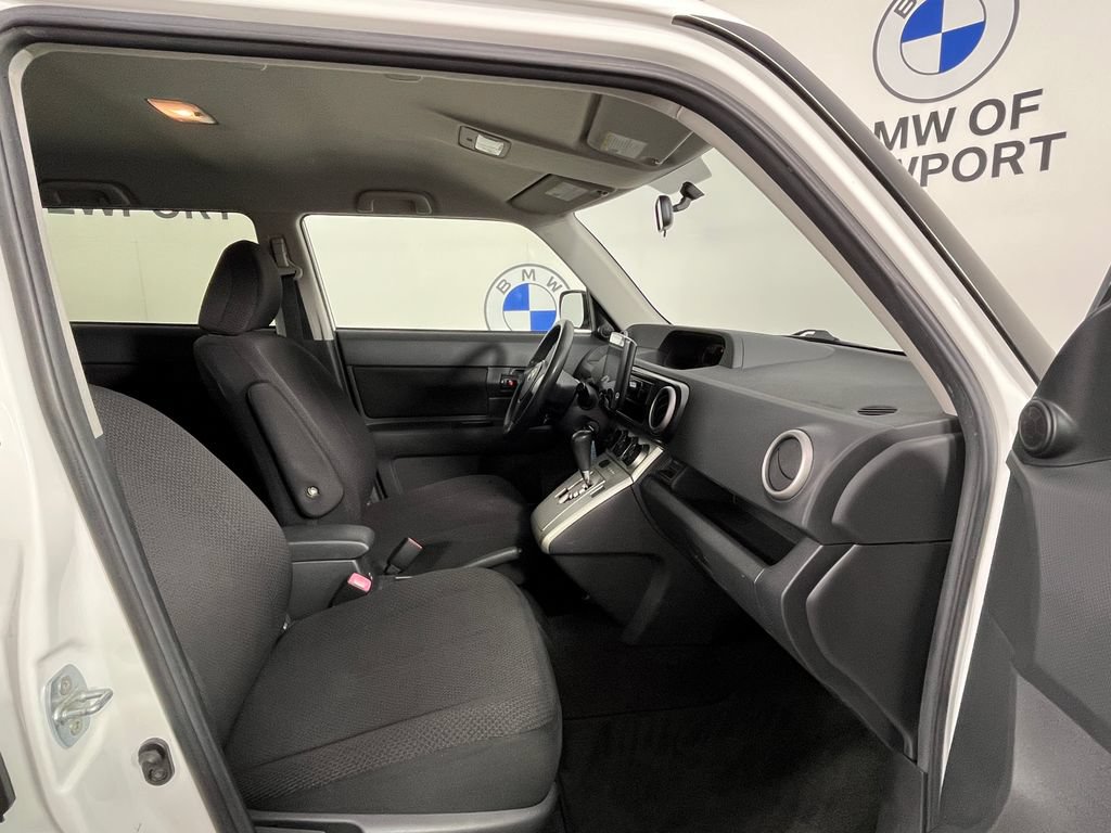 Used 2010 Scion xB FWD image 22