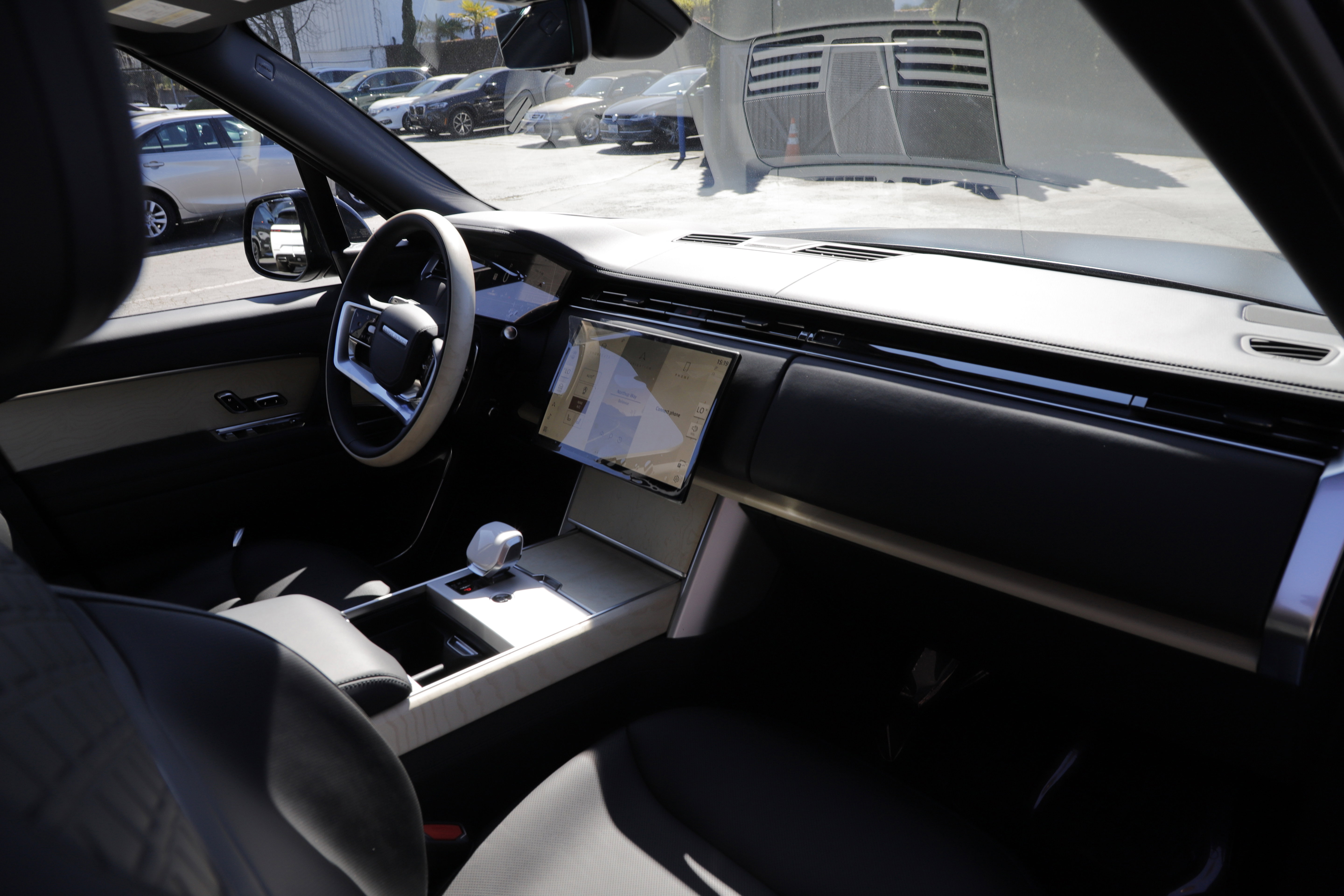 New 2026 Land Rover Range Rover SV AWD/4WD image 13