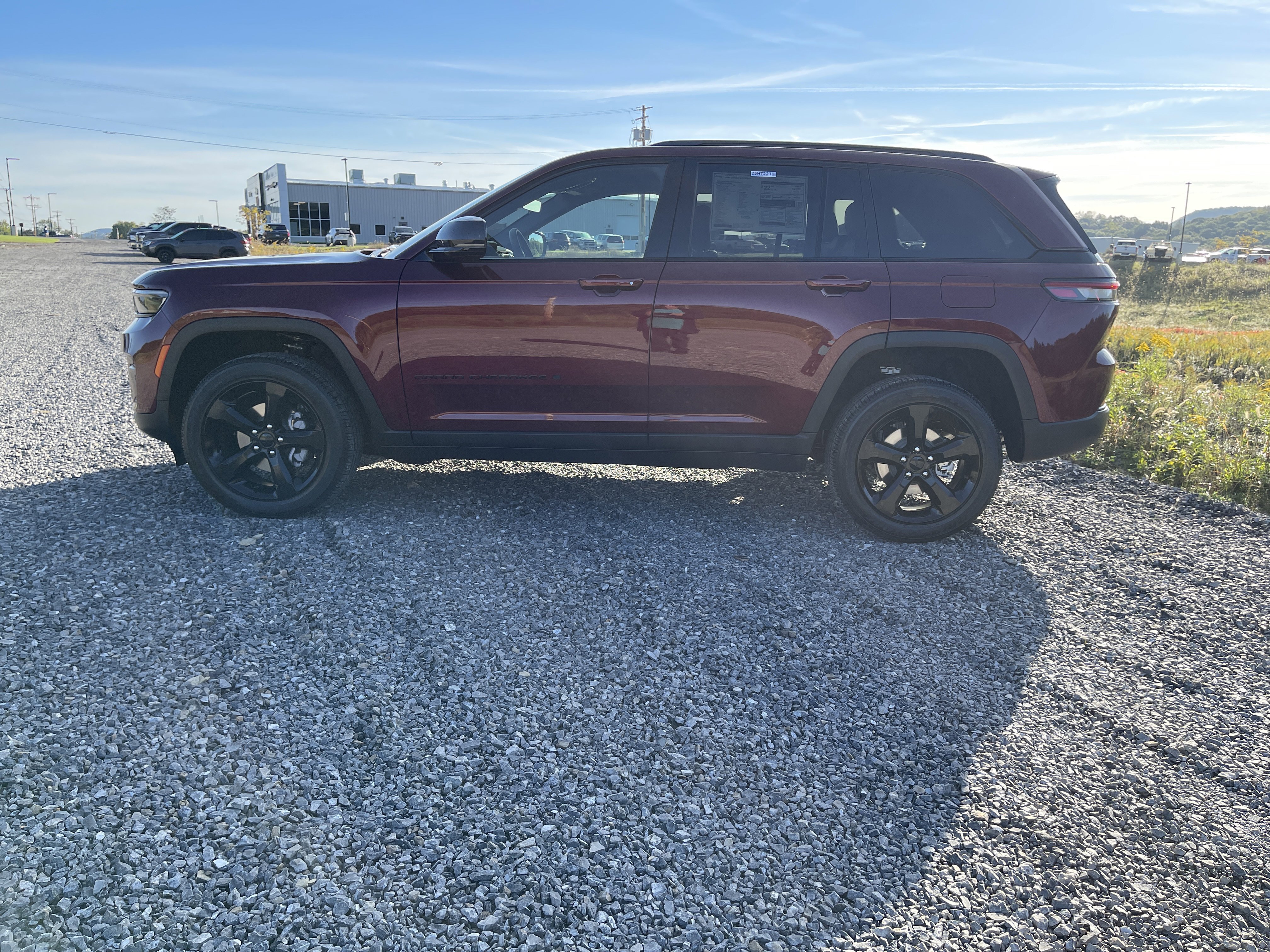 New 2025 Jeep Grand Cherokee Altitude image 3