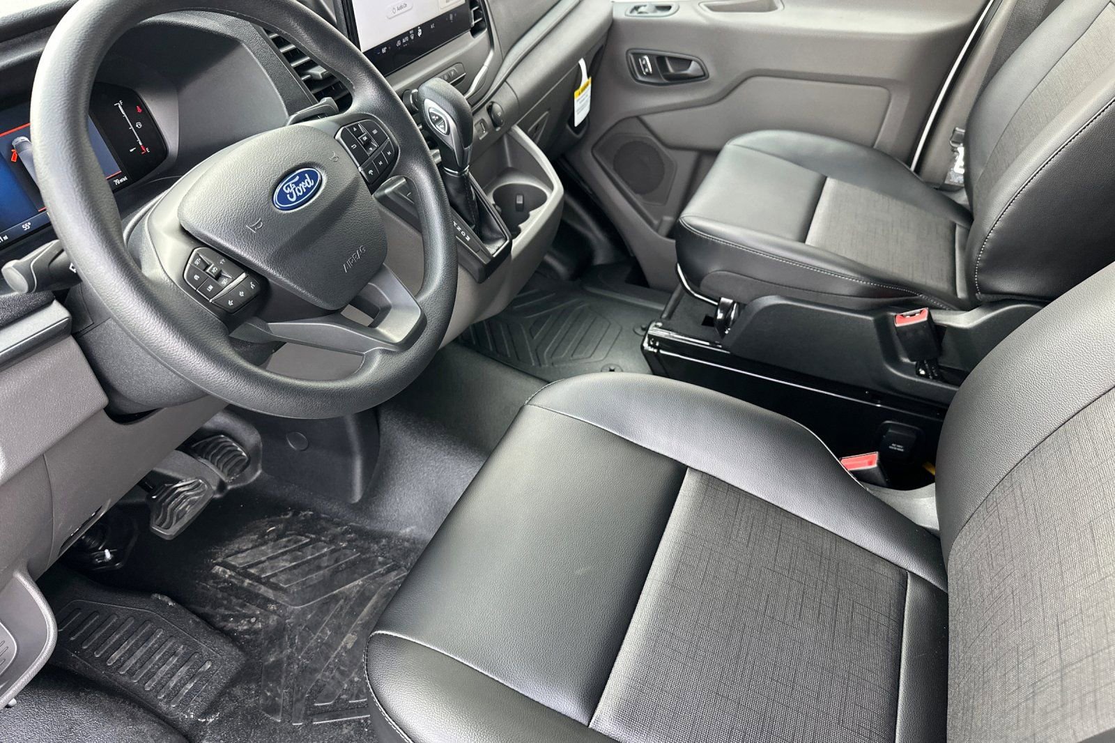 New 2026 Ford Transit 250 148 Medium Roof w/ Load Area Protection Package image 10