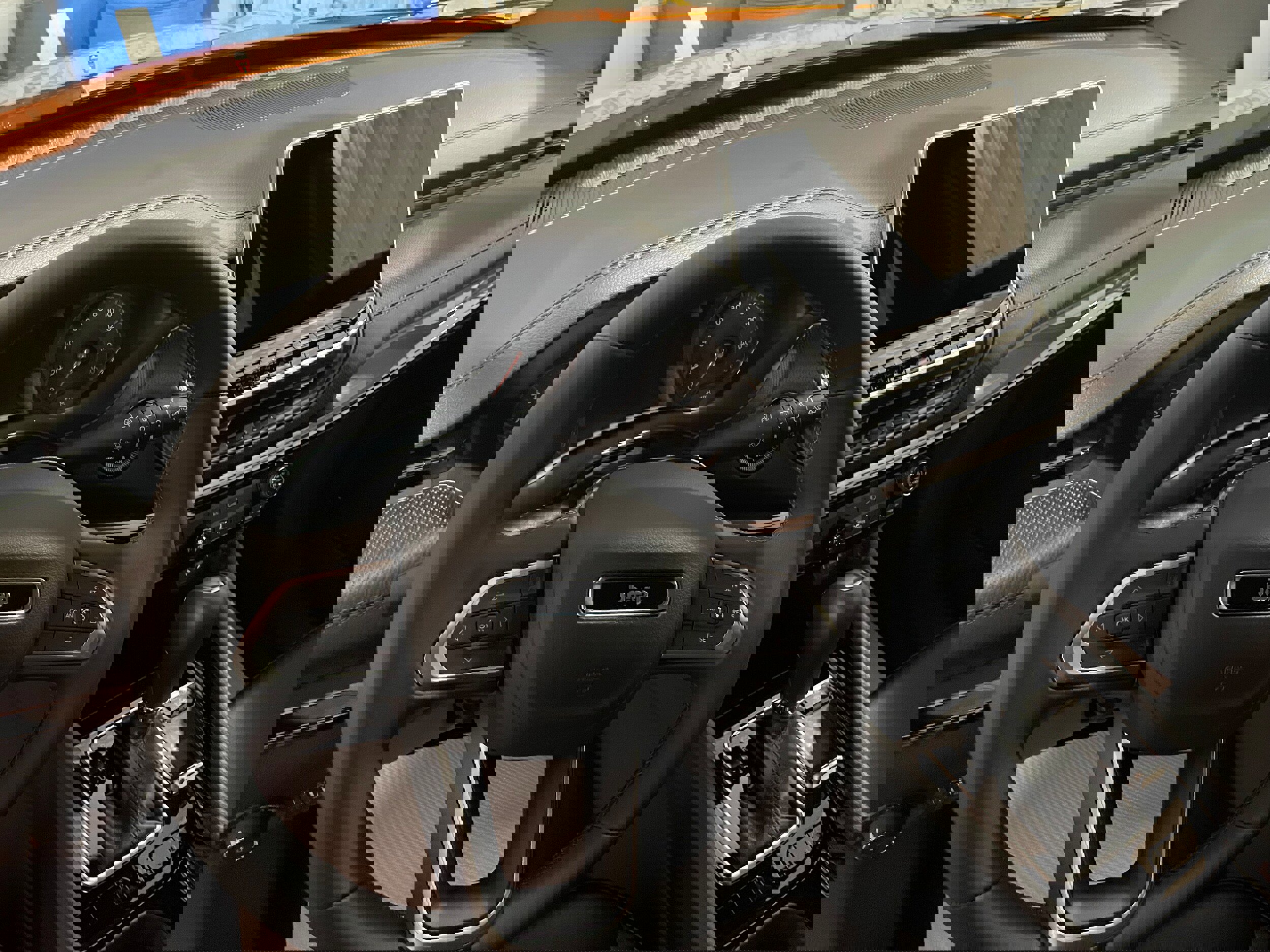 New 2026 Jeep Compass Latitude image 10