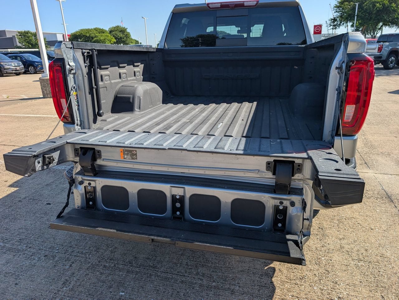 Used 2024 GMC Sierra 1500 Denali RWD image 27