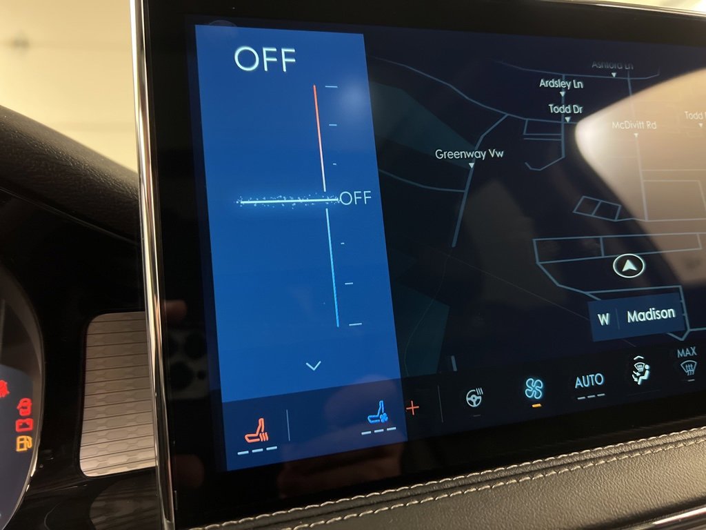 Used 2026 Lincoln Corsair Premiere image 12