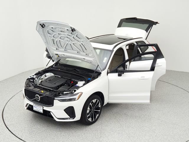 New 2026 Volvo XC60 B5 Plus w/ Climate Package image 15