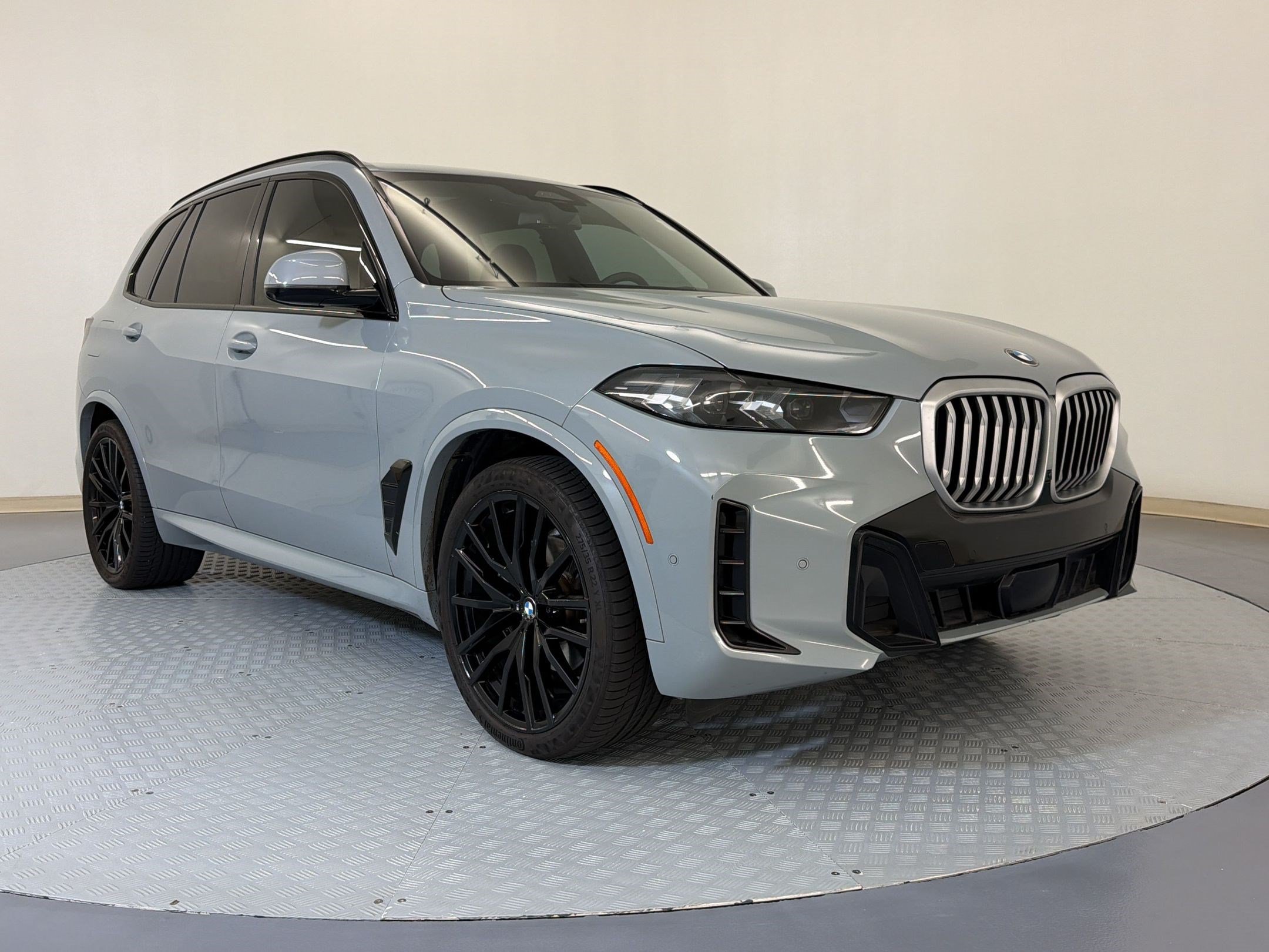 Used 2024 BMW X5 xDrive40i w/ M Sport Package AWD/4WD image 7