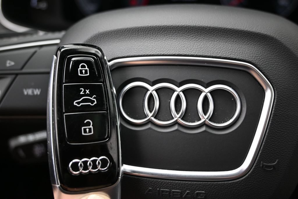 Used 2025 Audi Q7 3.0T Premium Plus AWD/4WD image 42