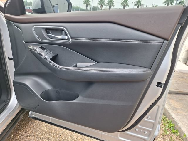 Certified 2021 Nissan Rogue SV w/ Premium Package FWD image 31