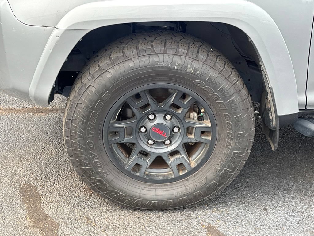 Used 2021 Toyota 4Runner TRD Off-Road Premium w/ Moonroof Package AWD/4WD image 27