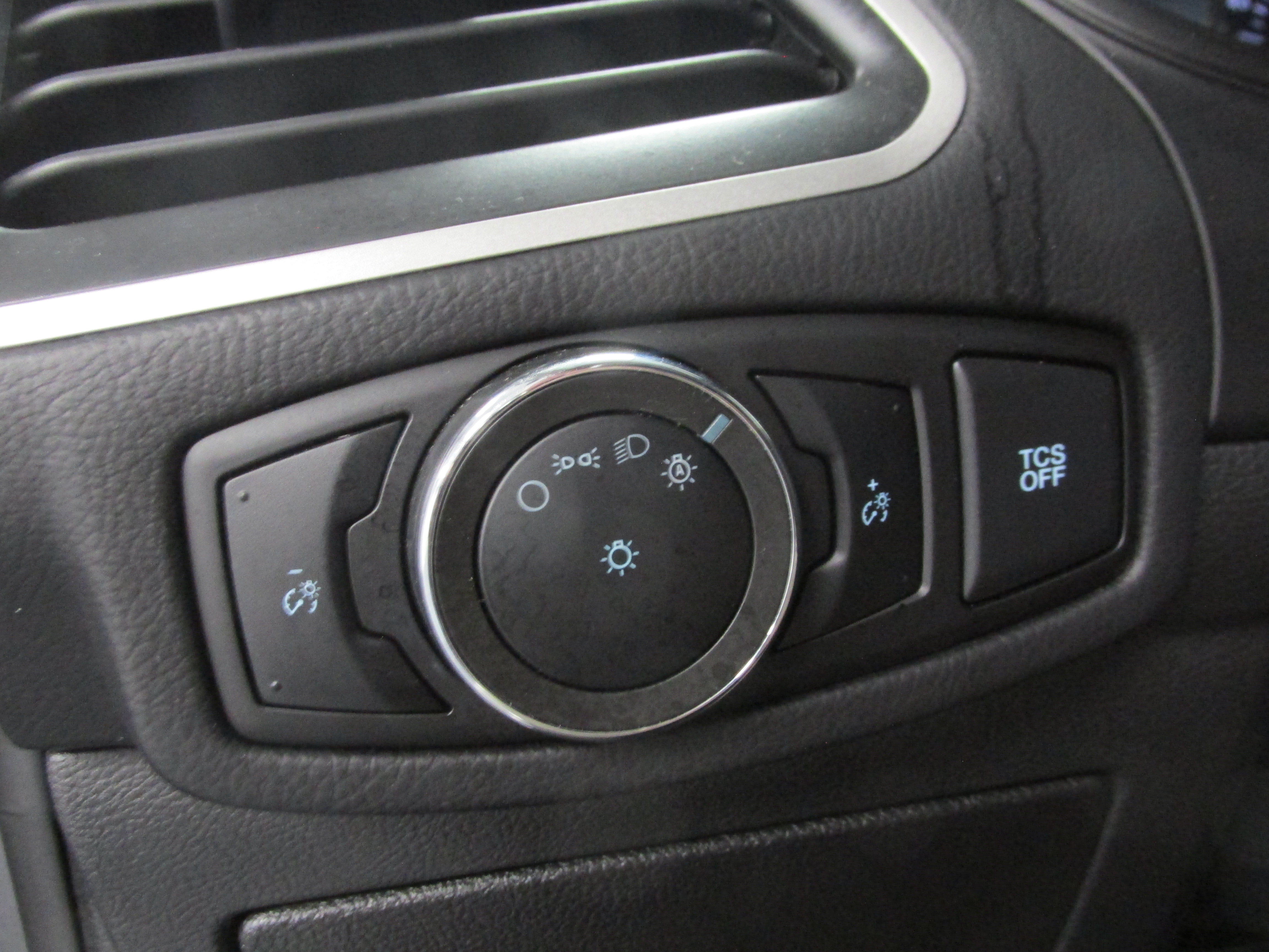 Used 2024 Ford Edge SEL AWD/4WD image 30