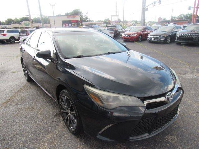 Used 2015 Toyota Camry XSE FWD image 1
