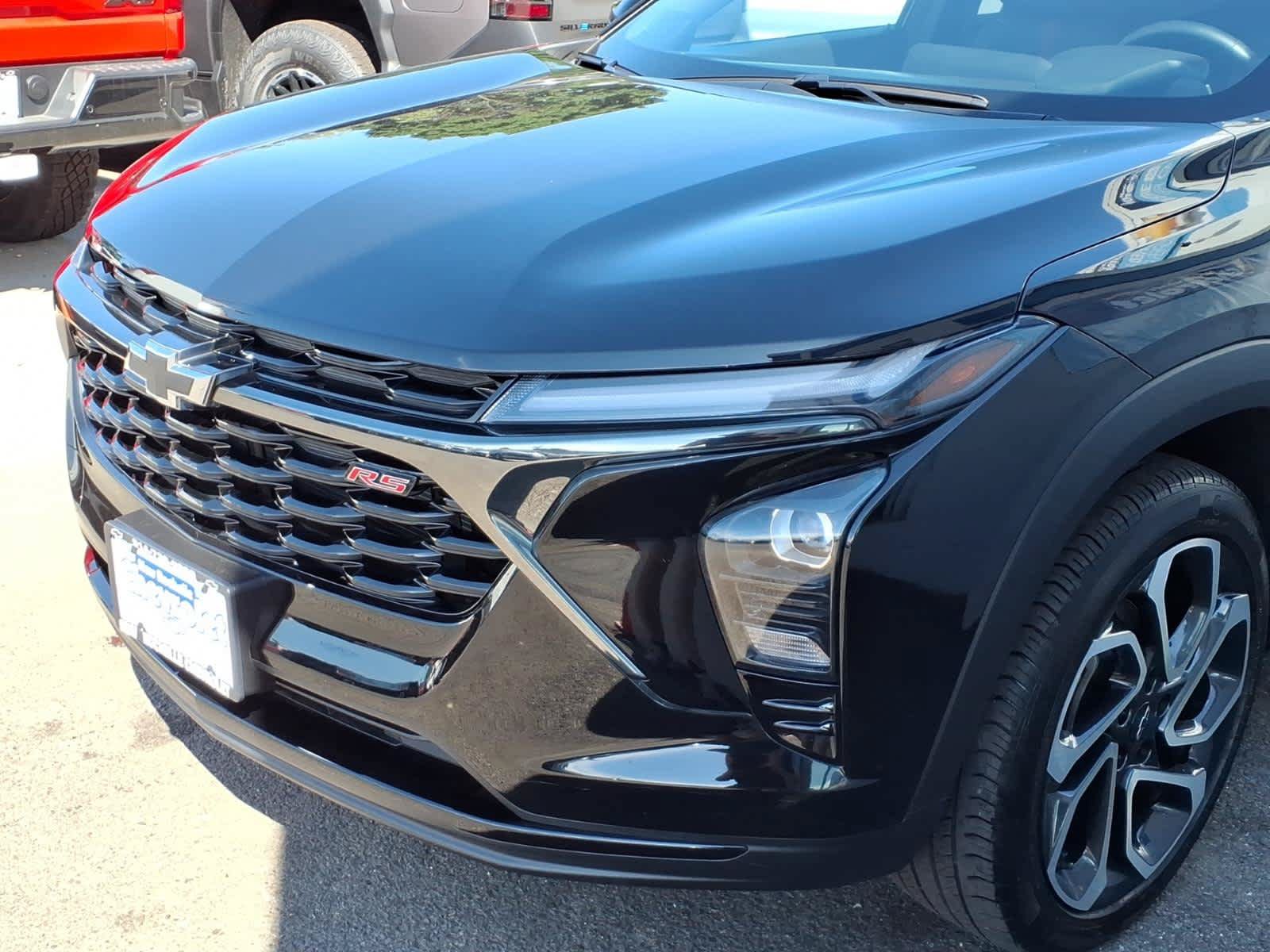 Used 2025 Chevrolet Trax RS w/ Driver Confidence Package FWD image 7
