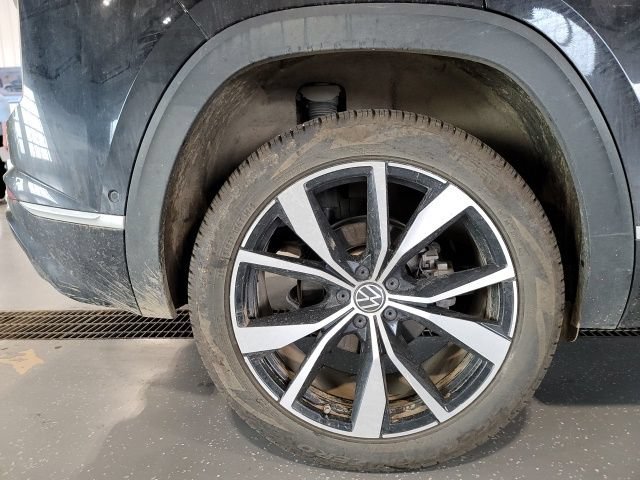 Used 2025 Volkswagen Atlas Cross Sport SEL Premium R-Line AWD/4WD image 14