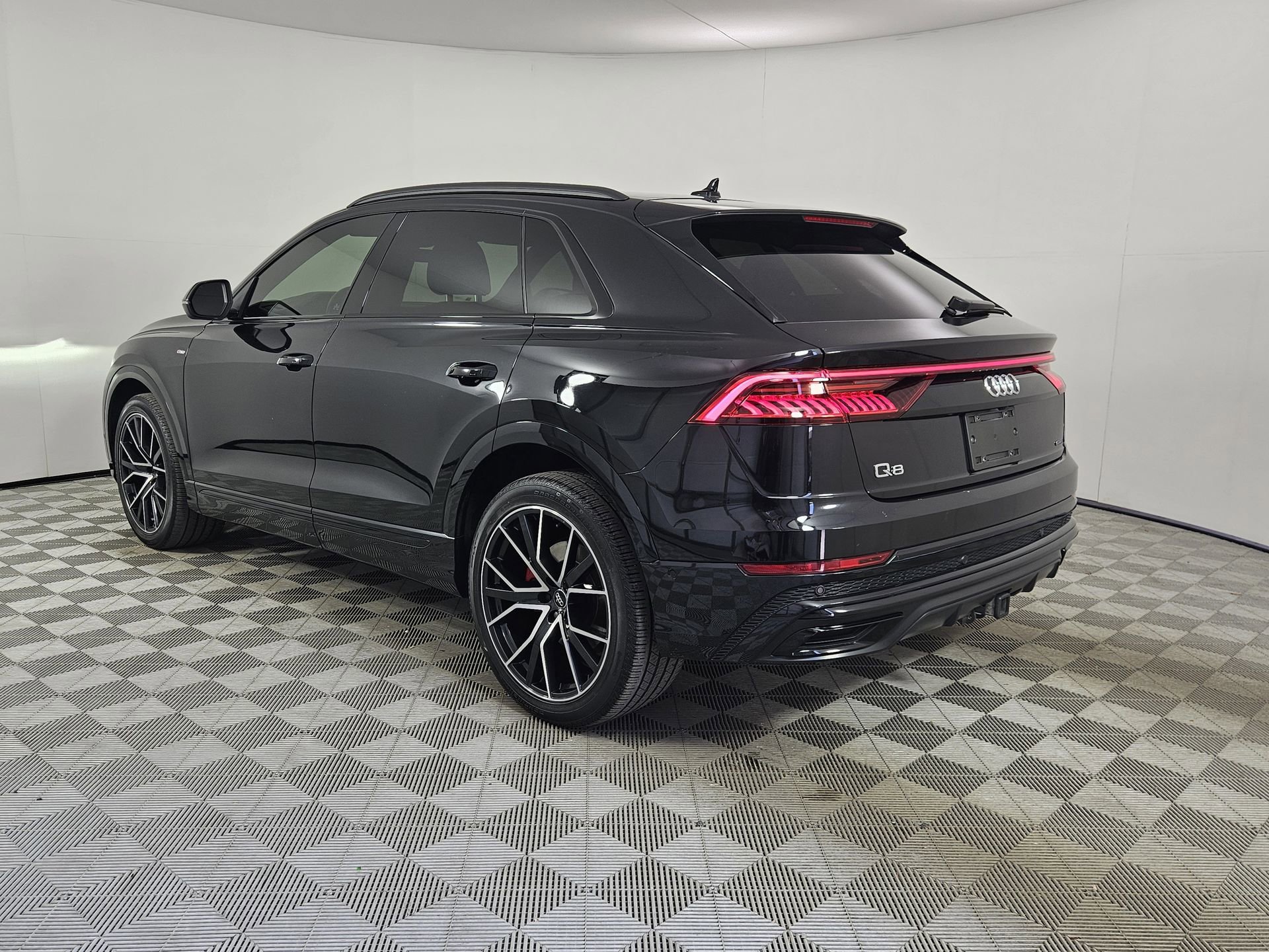 Used 2020 Audi Q8 Premium Plus w/ Premium Plus Package AWD/4WD image 5