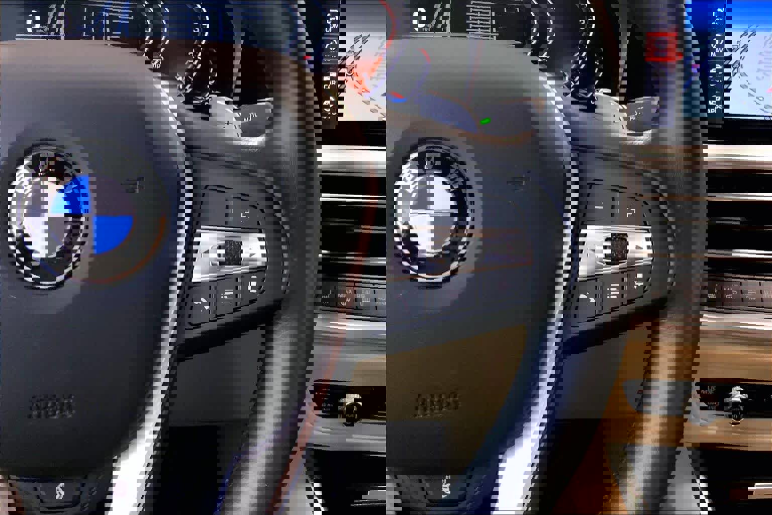 Used 2022 BMW 330i xDrive Sedan w/ Driving Assistance Package image 24