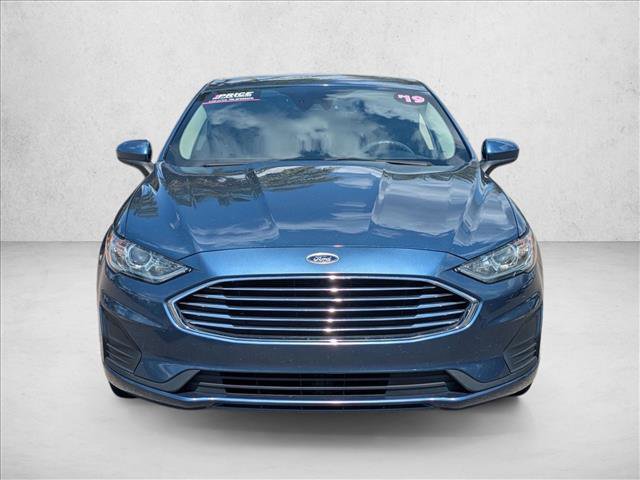 Used 2019 Ford Fusion SE image 2