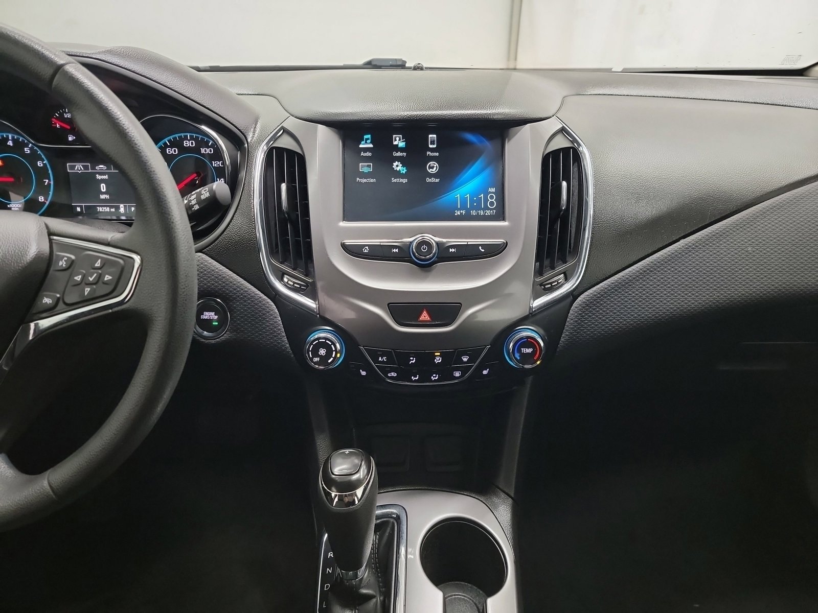 Used 2018 Chevrolet Cruze LT w/ Convenience Package image 20