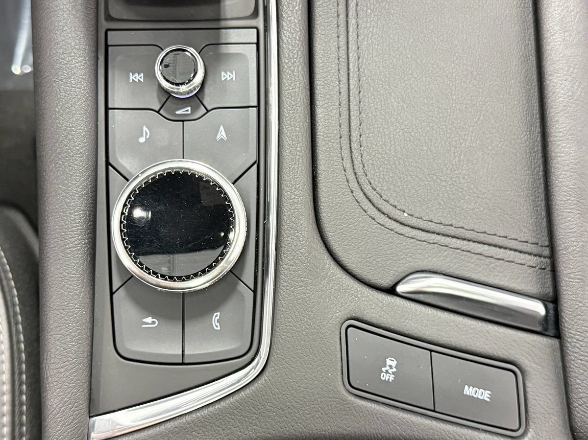 Used 2023 Cadillac XT6 Sport w/ Technology Package AWD/4WD image 28