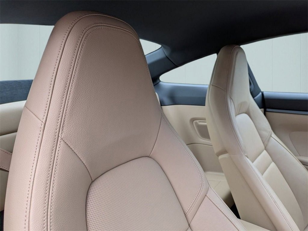 Used 2024 Porsche 911 Carrera w/ Premium Package image 40