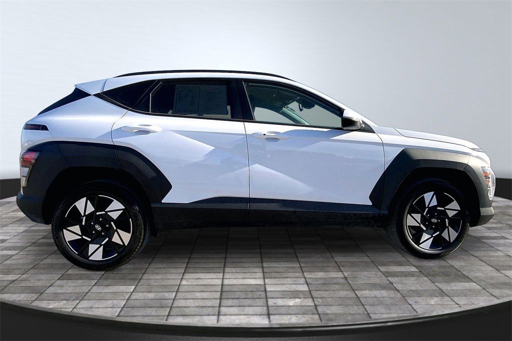 Used 2025 Hyundai Kona SEL image 4