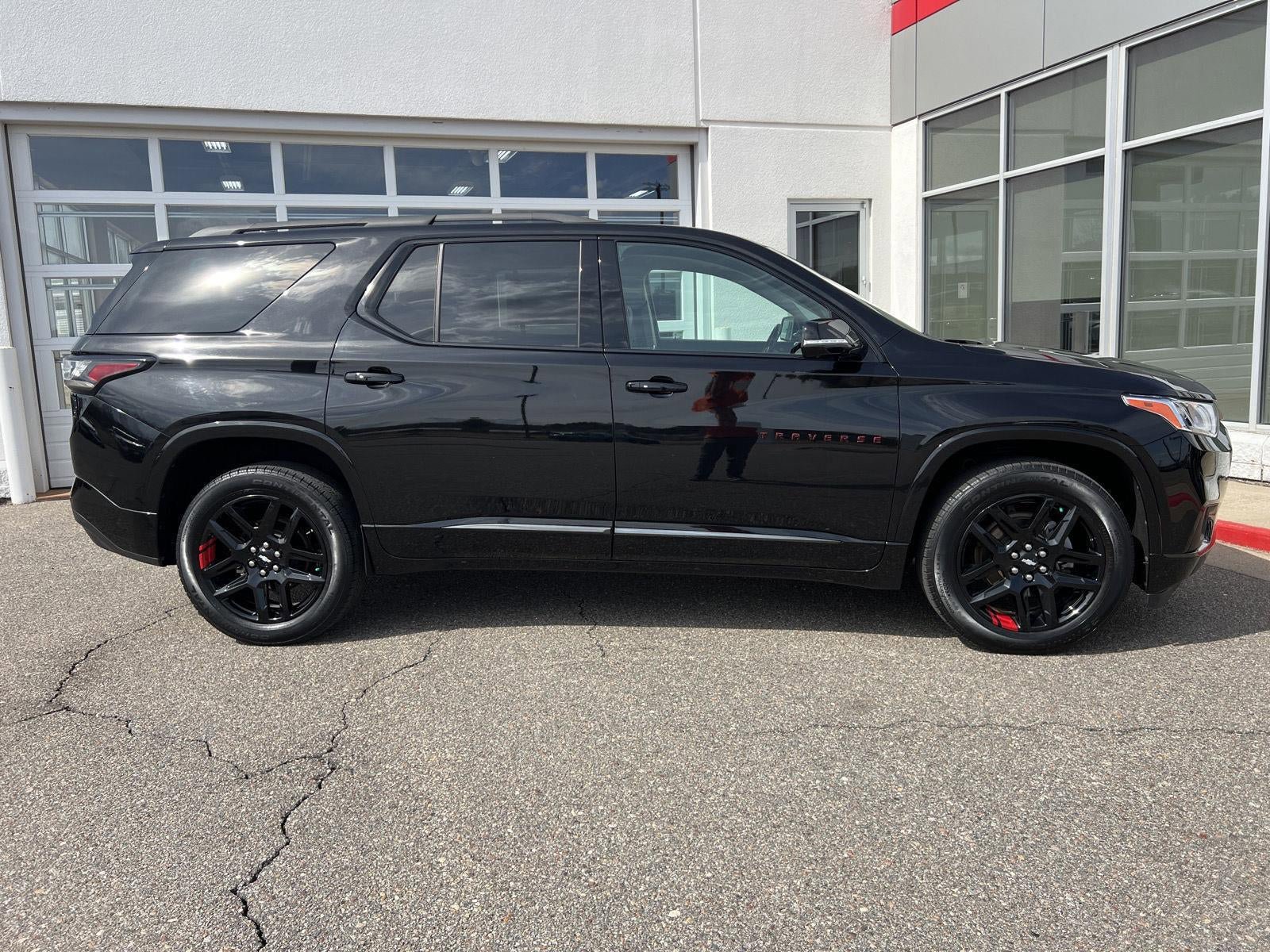Used 2020 Chevrolet Traverse Premier w/ Redline Edition AWD/4WD image 6