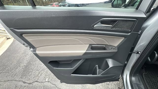 Used 2023 Volkswagen Atlas Cross Sport SE image 35